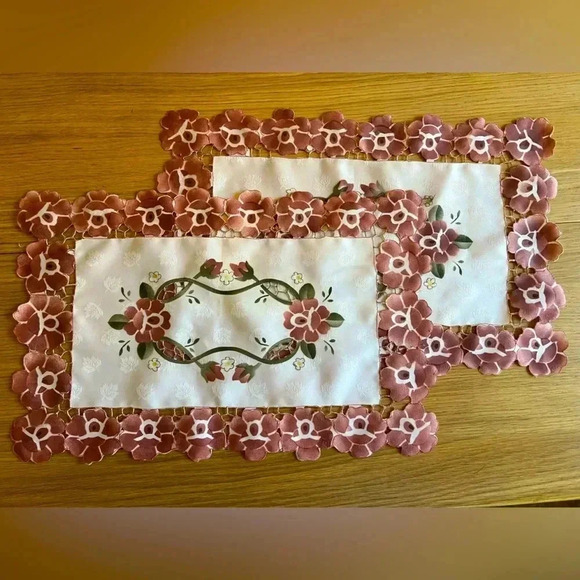 Set of 3 Floral Embroidered Satin Doilies - 16x10 Pink Flower Lace Edge - Picture 1 of 7